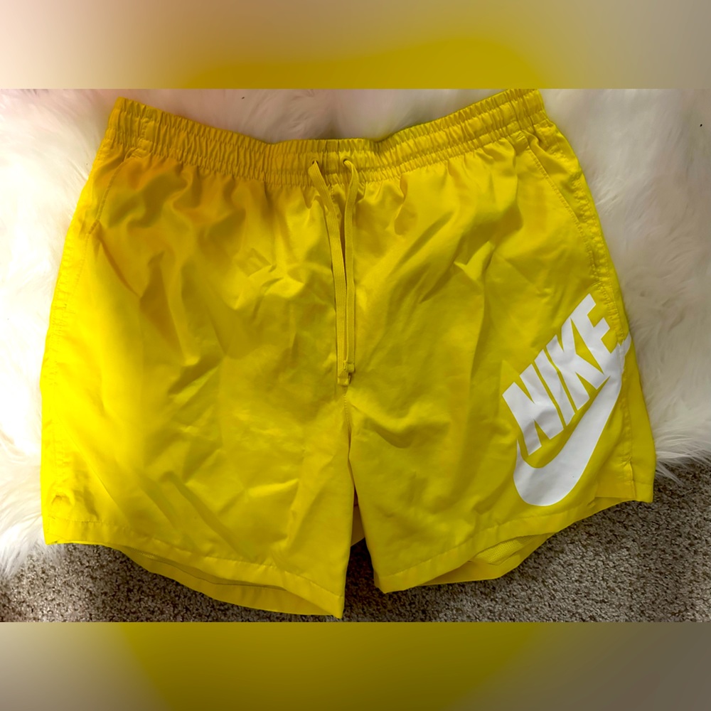 Nike windbreaker shorts